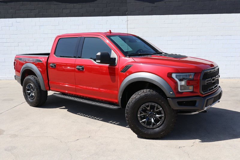 Ford F-150 Vehicle Full-screen Gallery Image 01