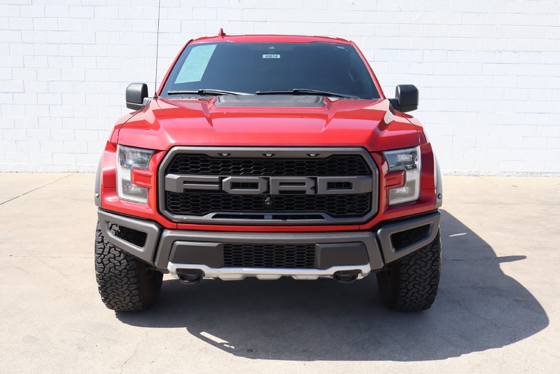 Ford F-150 Vehicle Full-screen Gallery Image 02