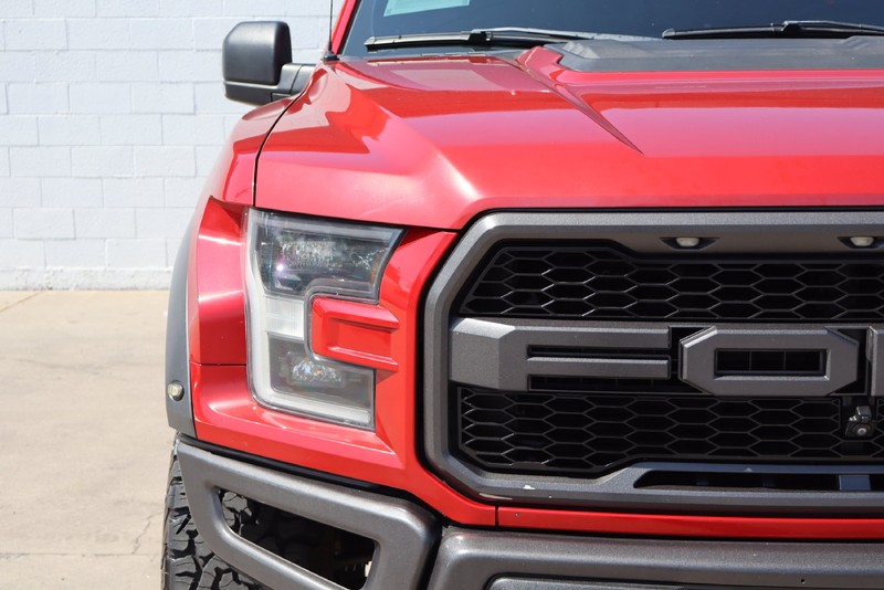 Ford F-150 Vehicle Full-screen Gallery Image 03