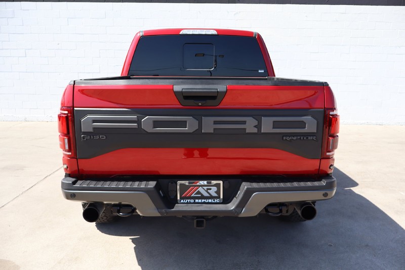 Ford F-150 Vehicle Full-screen Gallery Image 06