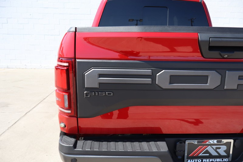 Ford F-150 Vehicle Full-screen Gallery Image 07