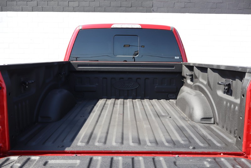 Ford F-150 Vehicle Full-screen Gallery Image 08