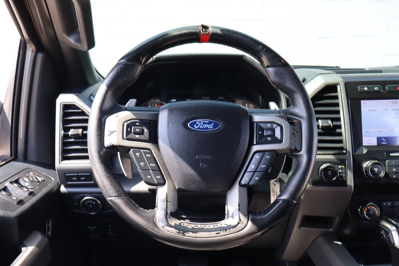 Ford F-150 Vehicle Full-screen Gallery Image 24