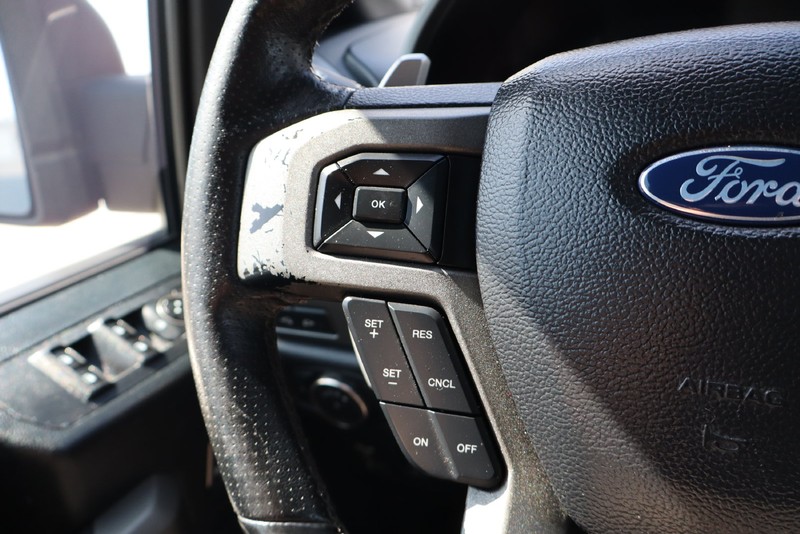 Ford F-150 Vehicle Full-screen Gallery Image 25