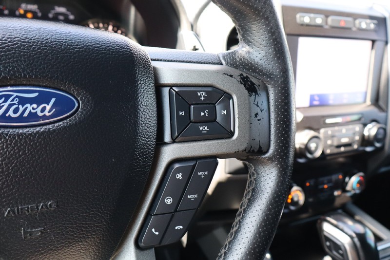 Ford F-150 Vehicle Full-screen Gallery Image 26