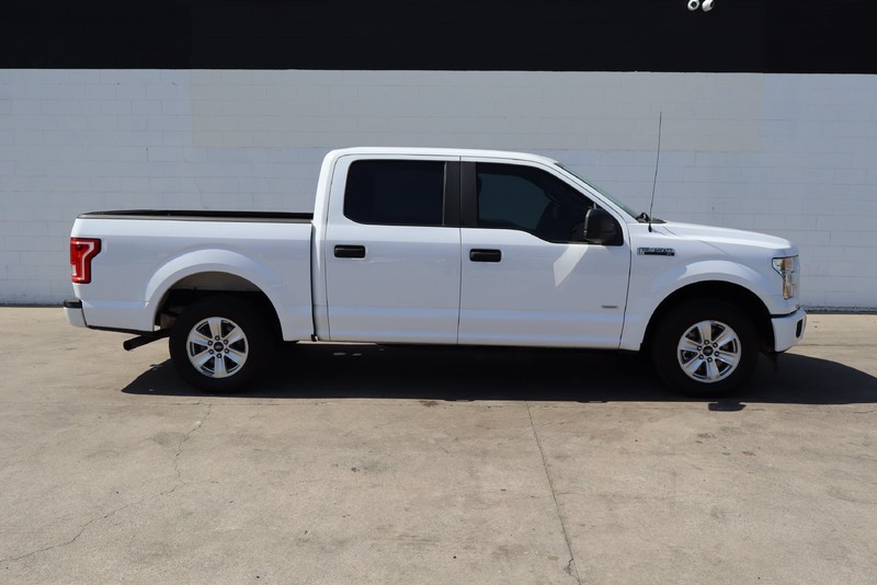 Ford F-150 Vehicle Full-screen Gallery Image 01