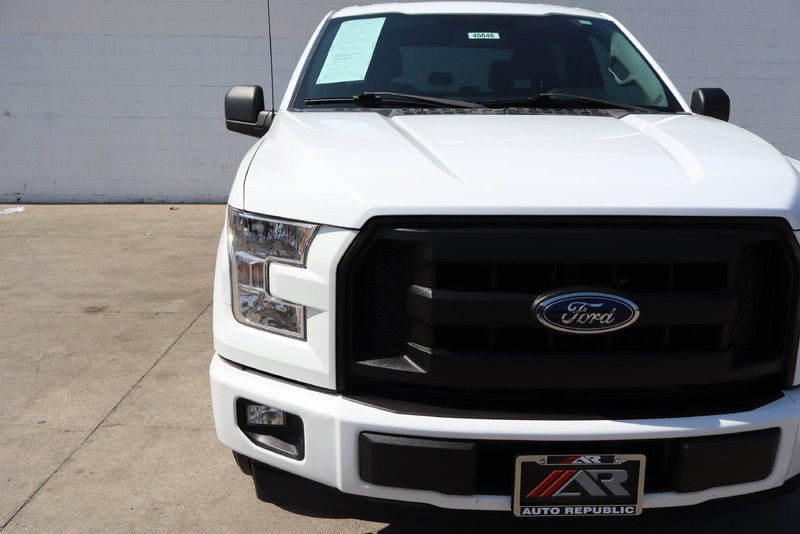 Ford F-150 Vehicle Full-screen Gallery Image 04