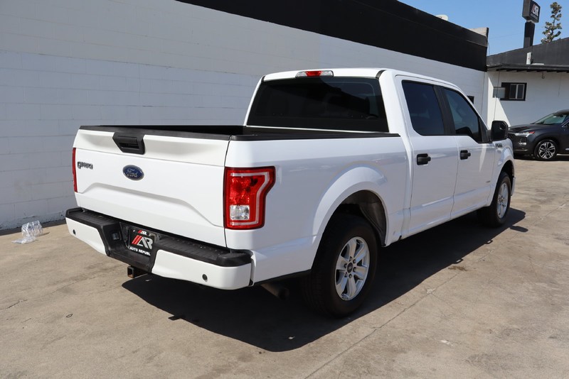 Ford F-150 Vehicle Full-screen Gallery Image 05