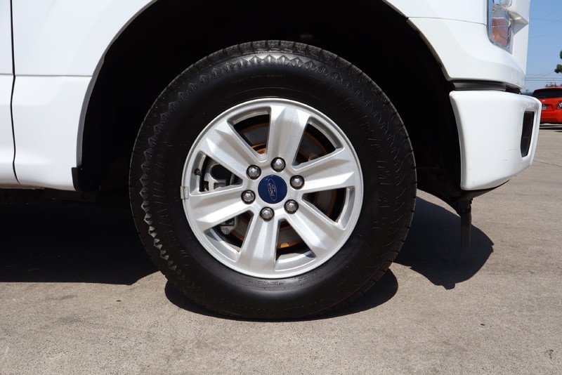 Ford F-150 Vehicle Full-screen Gallery Image 13