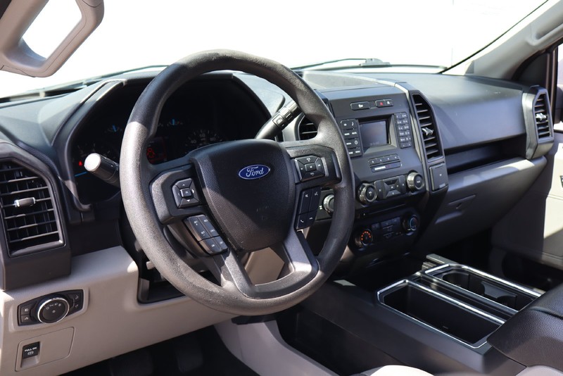Ford F-150 Vehicle Full-screen Gallery Image 15