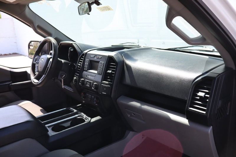 Ford F-150 Vehicle Full-screen Gallery Image 18