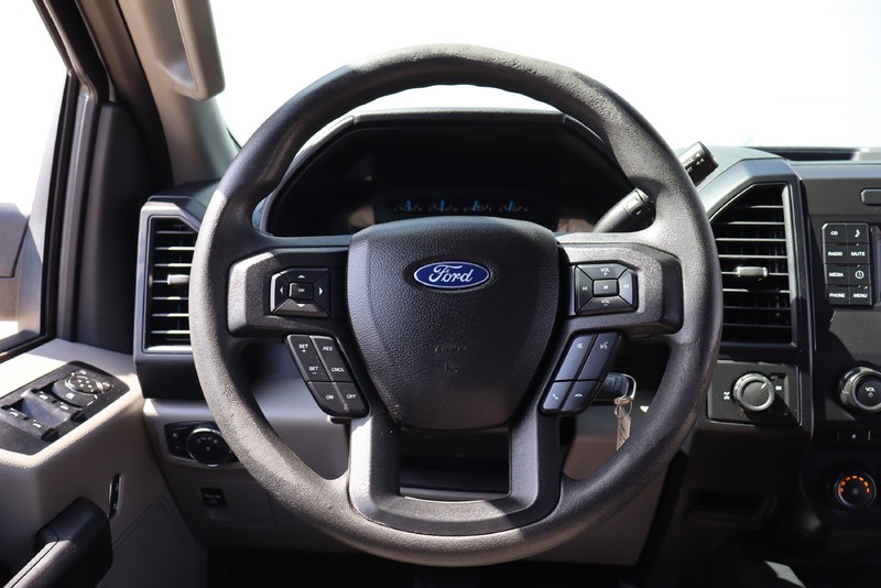 Ford F-150 Vehicle Full-screen Gallery Image 23