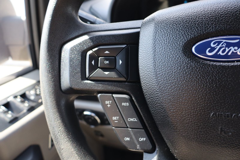 Ford F-150 Vehicle Full-screen Gallery Image 24
