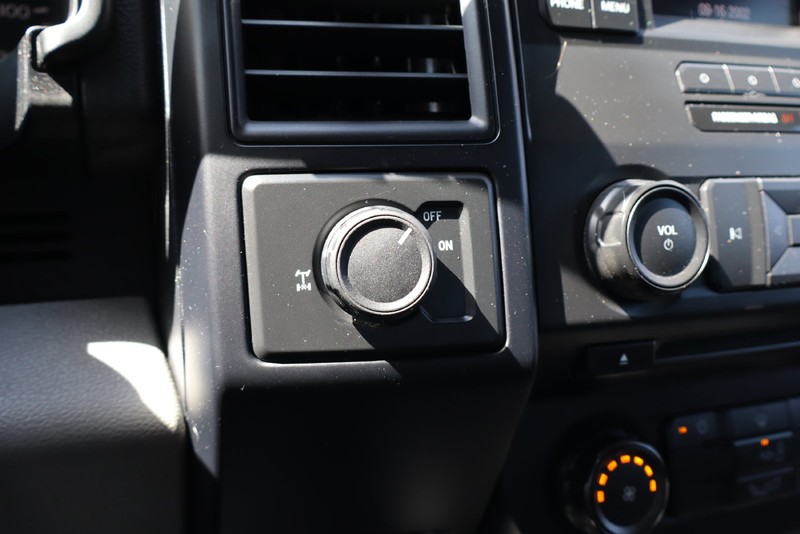 Ford F-150 Vehicle Full-screen Gallery Image 28