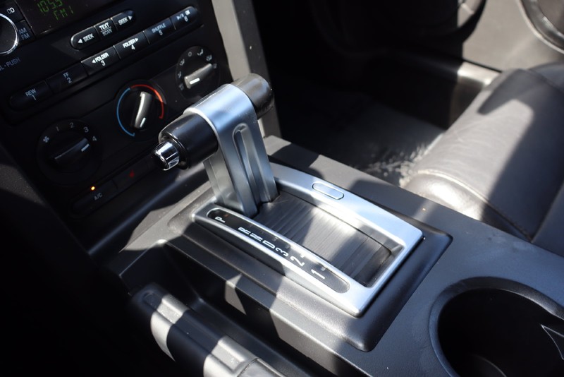 Ford Mustang Vehicle Full-screen Gallery Image 26