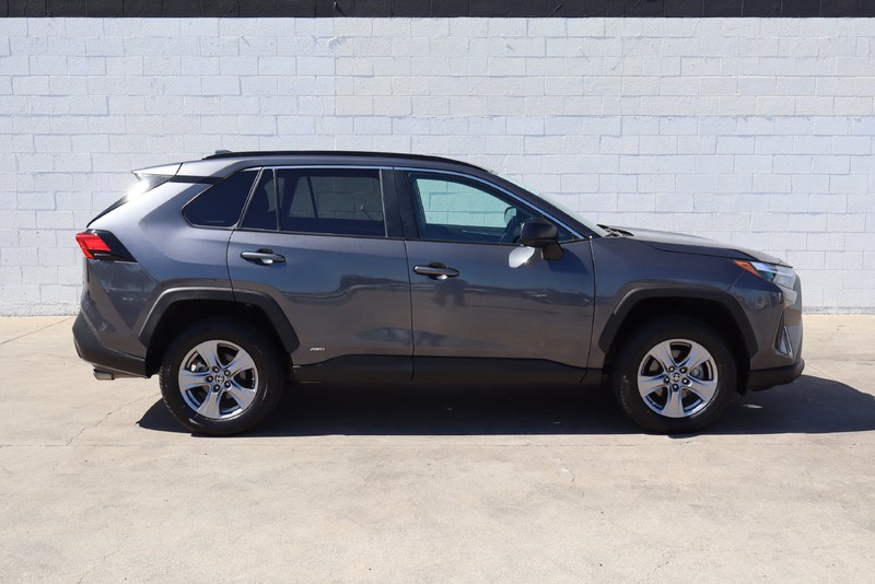 Toyota RAV4 Vehicle Full-screen Gallery Image 04