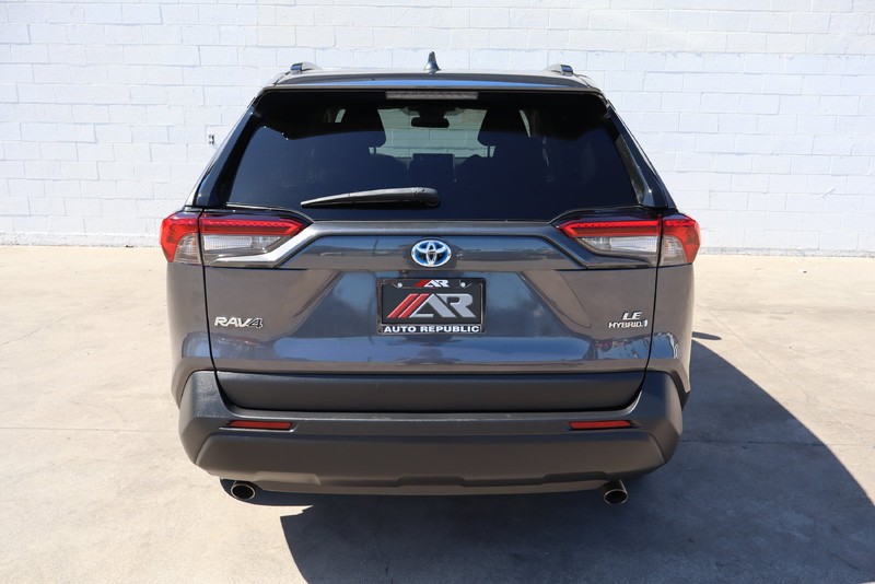 Toyota RAV4 Vehicle Full-screen Gallery Image 06