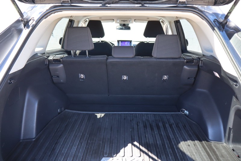 Toyota RAV4 Vehicle Full-screen Gallery Image 08