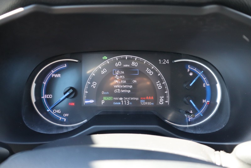 Toyota RAV4 Vehicle Full-screen Gallery Image 21