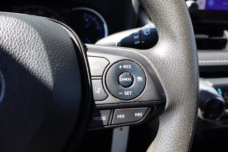 Toyota RAV4 Vehicle Full-screen Gallery Image 24