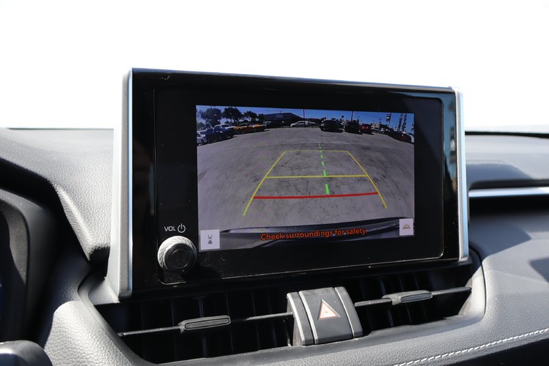 Toyota RAV4 Vehicle Full-screen Gallery Image 27