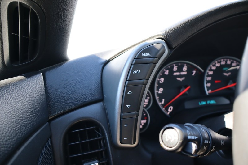 Chevrolet Corvette Vehicle Full-screen Gallery Image 21
