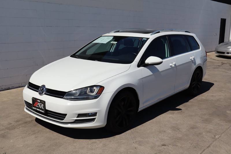 Volkswagen Golf SportWagen Vehicle Full-screen Gallery Image 11