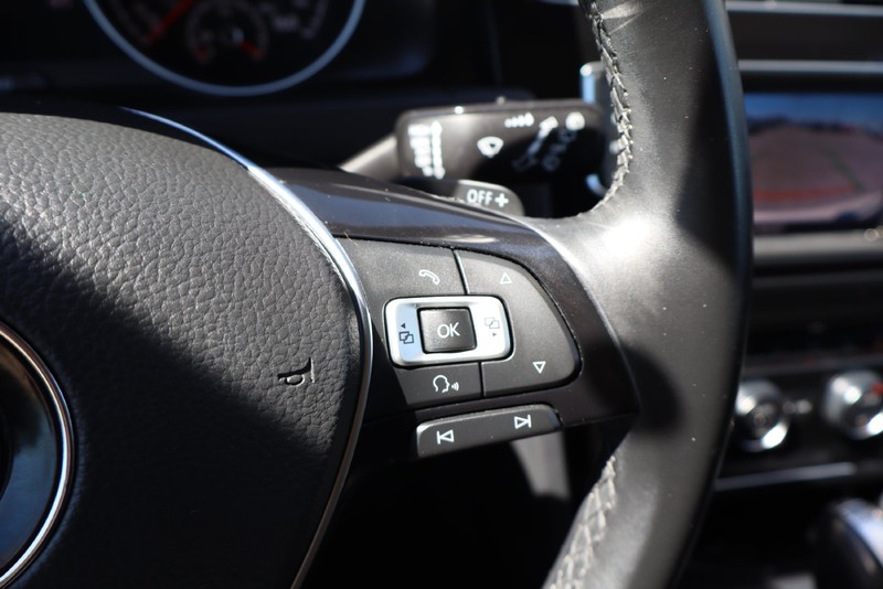 Volkswagen Golf SportWagen Vehicle Full-screen Gallery Image 25