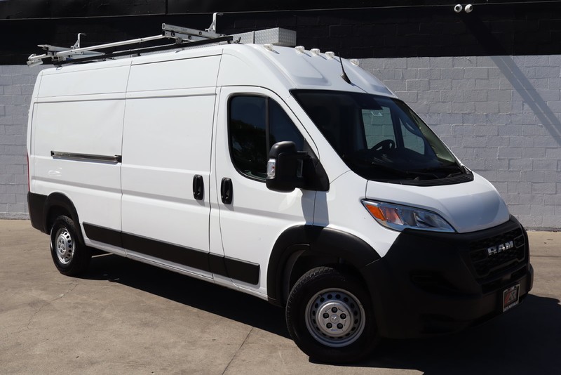 Ram ProMaster Vehicle Full-screen Gallery Image 02