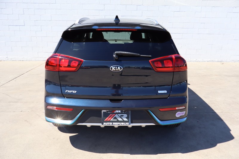 Kia Niro Plug-In Hybrid Vehicle Full-screen Gallery Image 06