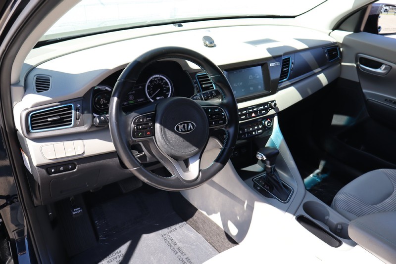 Kia Niro Plug-In Hybrid Vehicle Full-screen Gallery Image 15