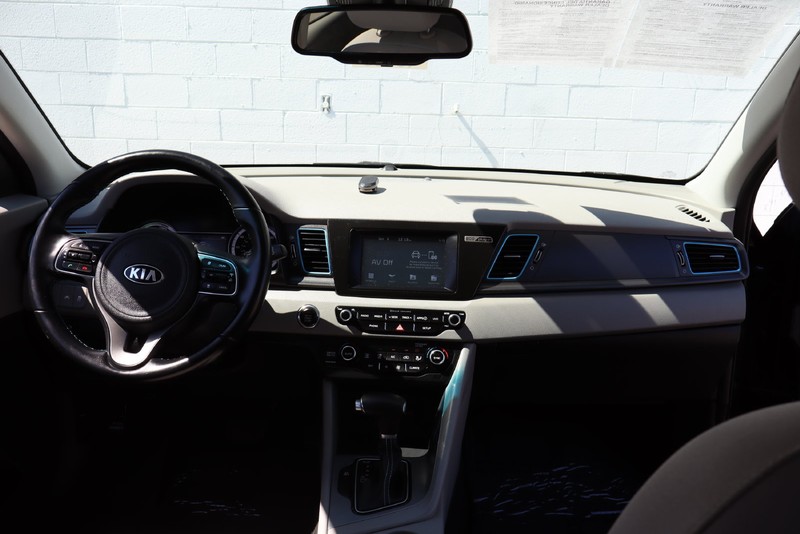 Kia Niro Plug-In Hybrid Vehicle Full-screen Gallery Image 21