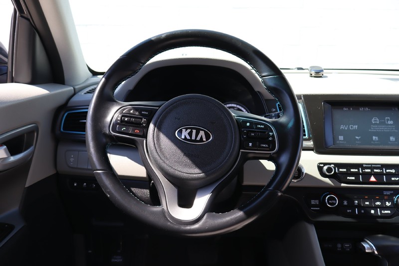 Kia Niro Plug-In Hybrid Vehicle Full-screen Gallery Image 23