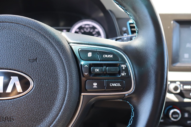 Kia Niro Plug-In Hybrid Vehicle Full-screen Gallery Image 25