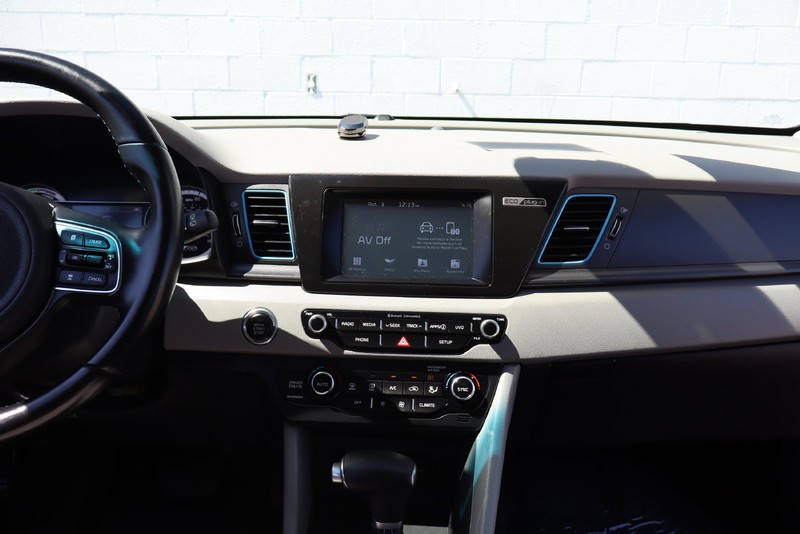 Kia Niro Plug-In Hybrid Vehicle Full-screen Gallery Image 26