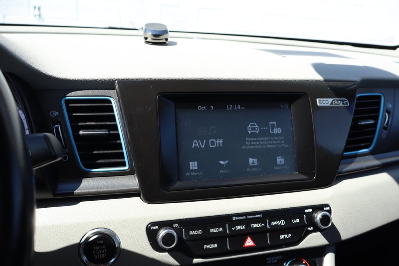Kia Niro Plug-In Hybrid Vehicle Full-screen Gallery Image 27