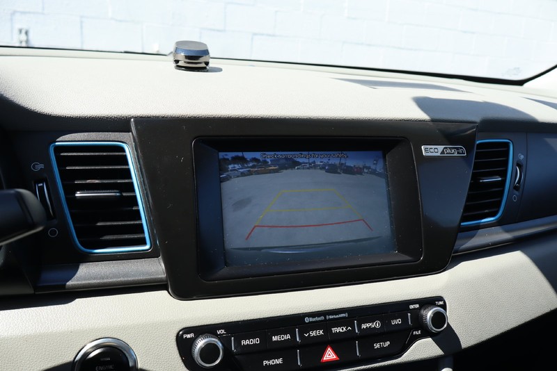 Kia Niro Plug-In Hybrid Vehicle Full-screen Gallery Image 28