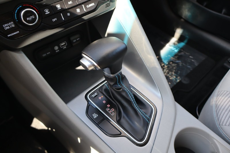 Kia Niro Plug-In Hybrid Vehicle Full-screen Gallery Image 29