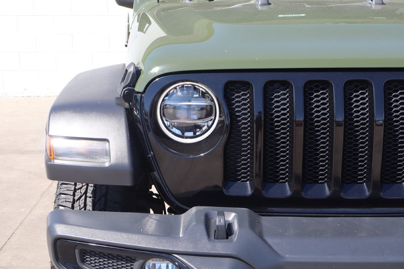 Jeep Wrangler Vehicle Full-screen Gallery Image 03