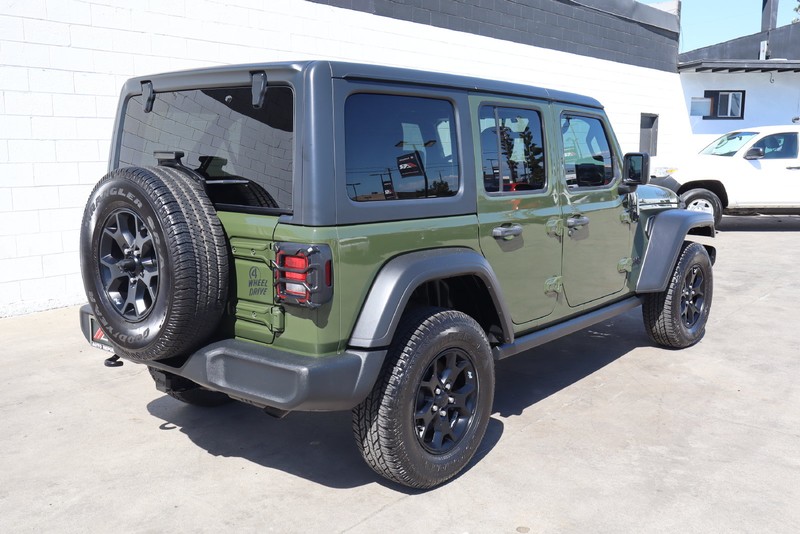 Jeep Wrangler Vehicle Full-screen Gallery Image 05
