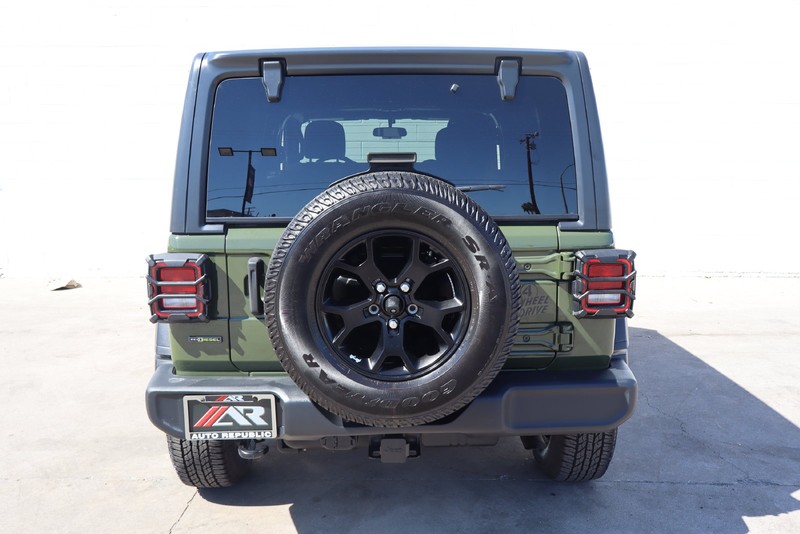 Jeep Wrangler Vehicle Full-screen Gallery Image 06