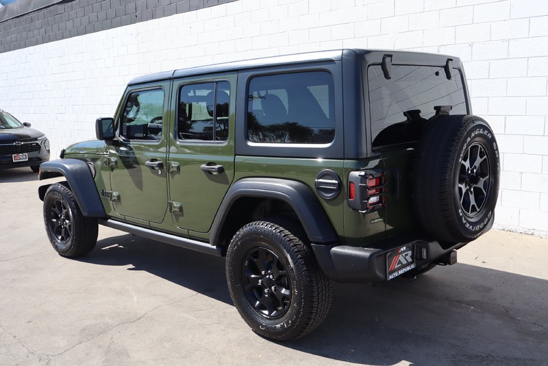 Jeep Wrangler Vehicle Full-screen Gallery Image 09