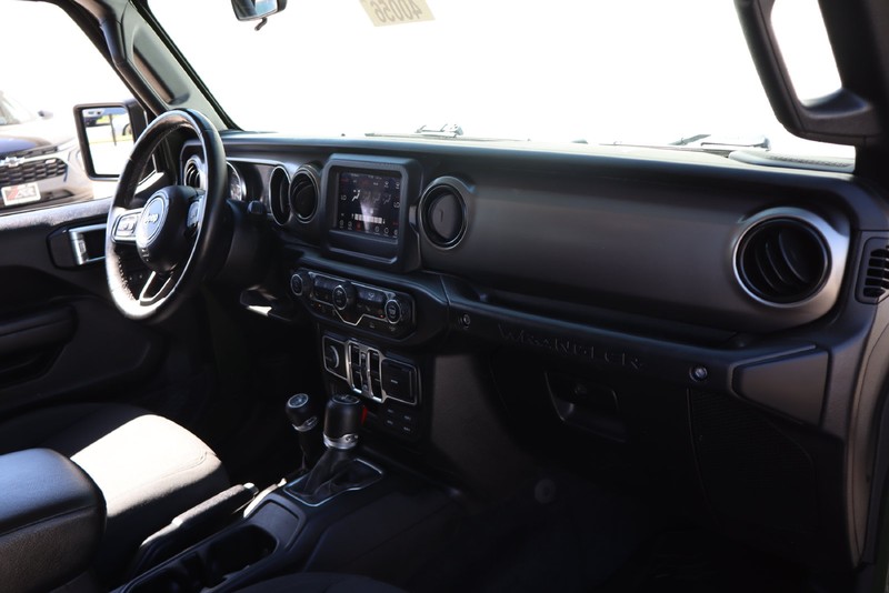 Jeep Wrangler Vehicle Full-screen Gallery Image 18