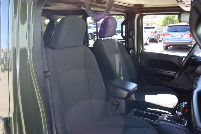 Jeep Wrangler Vehicle Full-screen Gallery Image 19