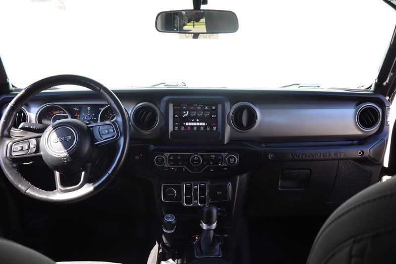 Jeep Wrangler Vehicle Full-screen Gallery Image 21