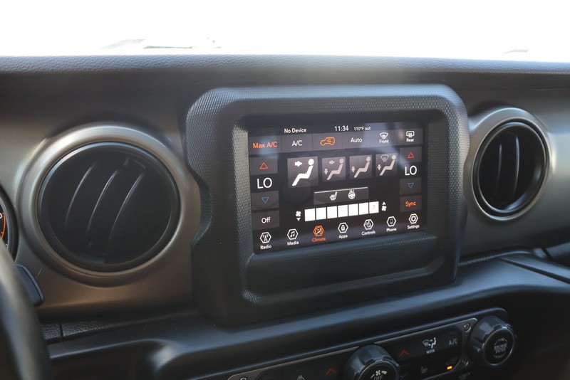 Jeep Wrangler Vehicle Full-screen Gallery Image 27