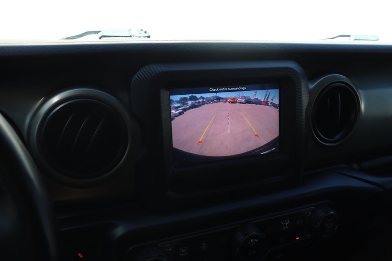 Jeep Wrangler Vehicle Full-screen Gallery Image 28
