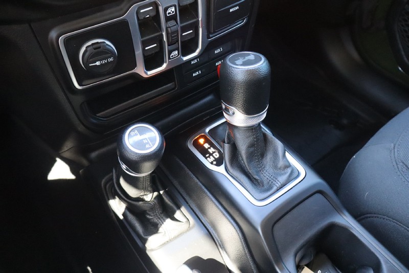 Jeep Wrangler Vehicle Full-screen Gallery Image 29