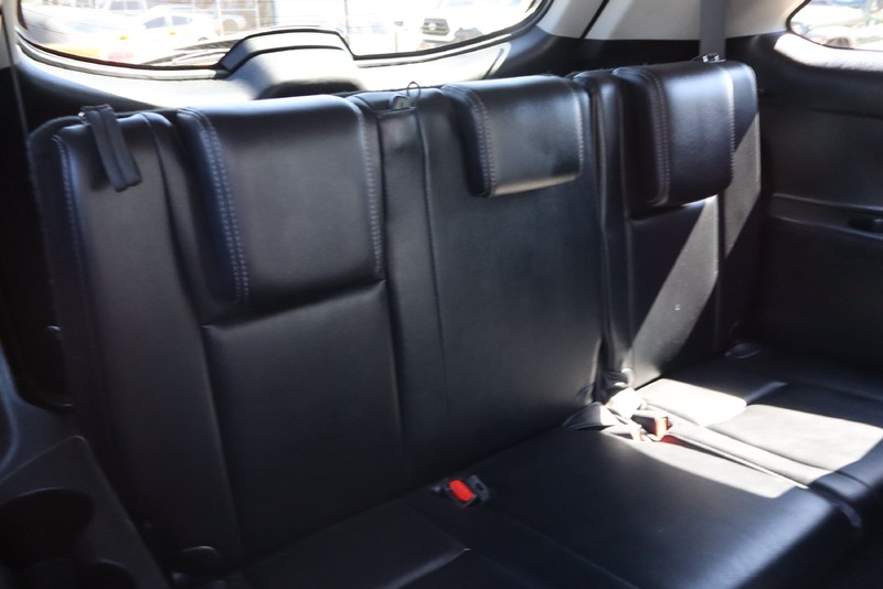 Toyota Highlander Vehicle Full-screen Gallery Image 21