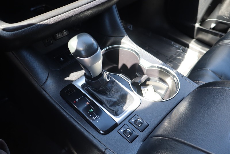 Toyota Highlander Vehicle Full-screen Gallery Image 31